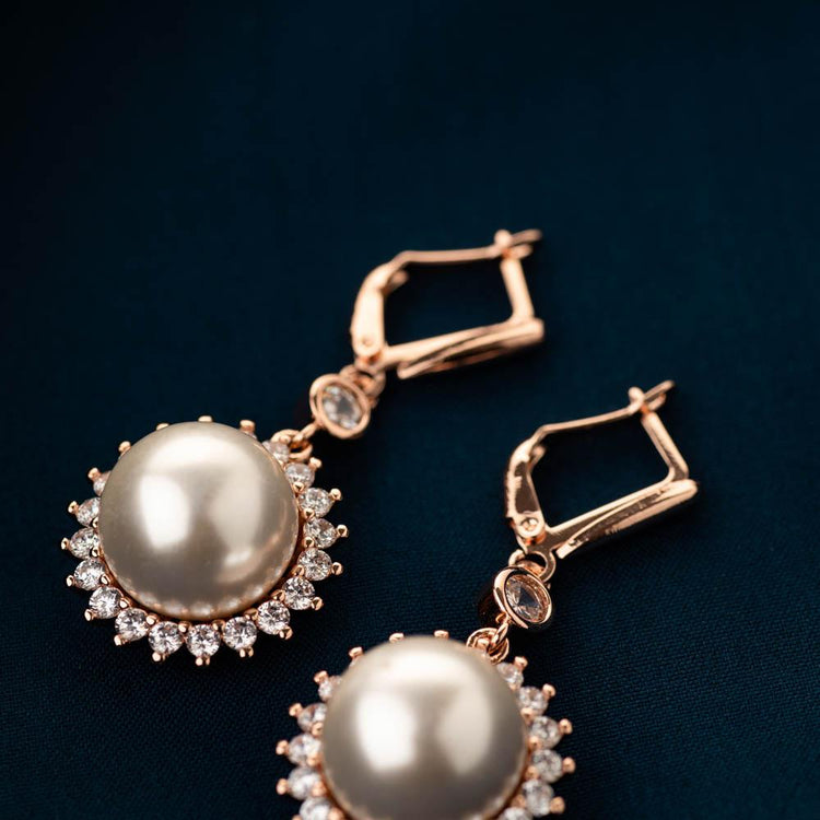 Urvi Pearl Earrings - BlingVine