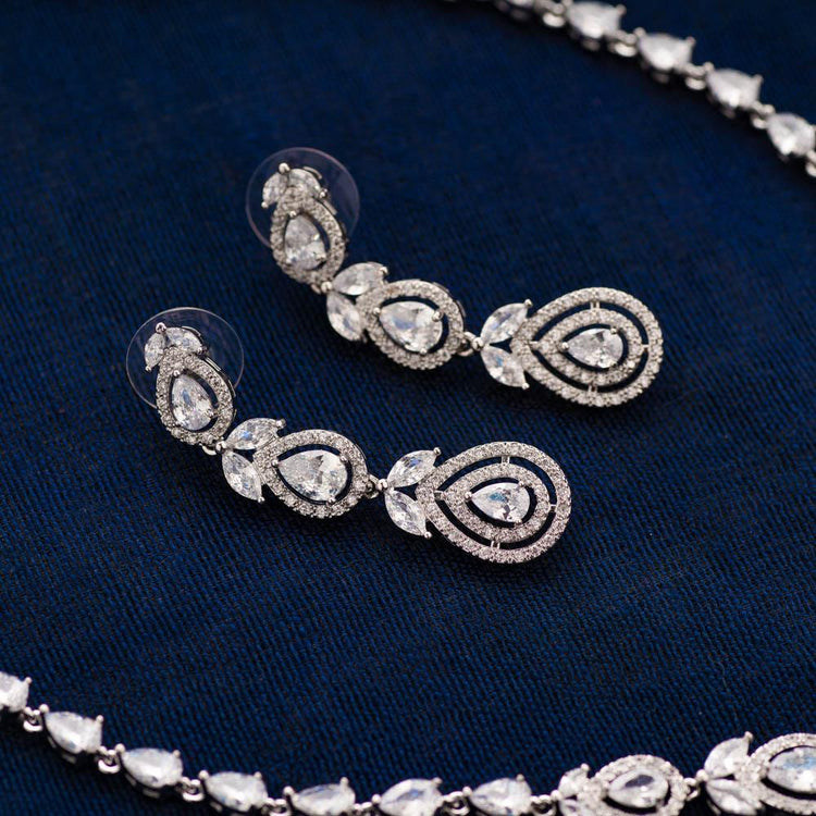 Vogue Clear Crystal Necklace Set - Blingvine