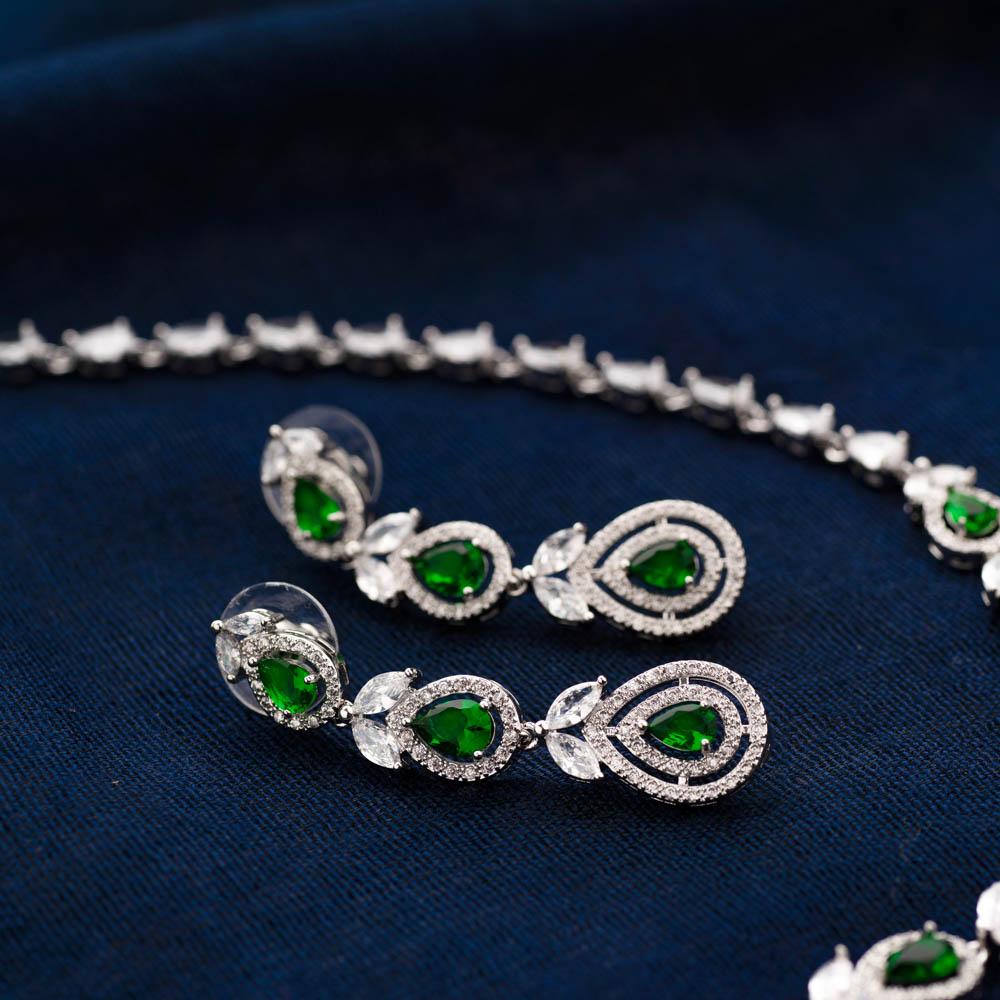 Vogue Green Emerald Crystal Necklace Set - Blingvine